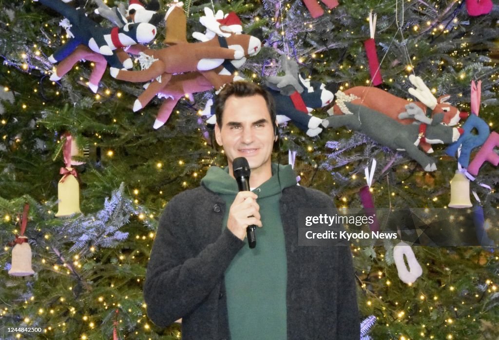 Federer at Christmas ceremony