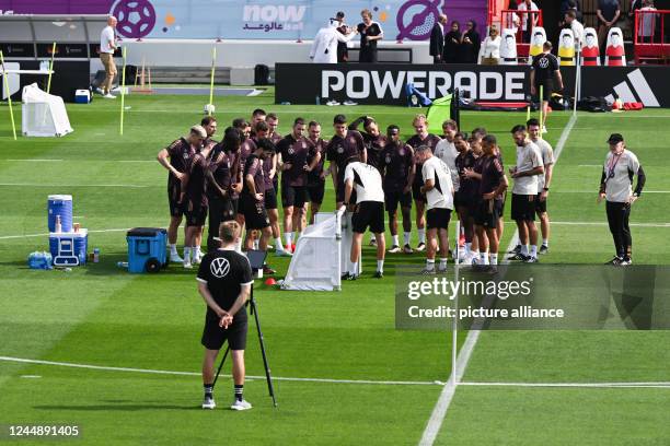 November 2022, Qatar, Al-Ruwais: Soccer, preparation for the World Cup in Qatar, Germany national team, training at Al-Shamal Stadium, players and...