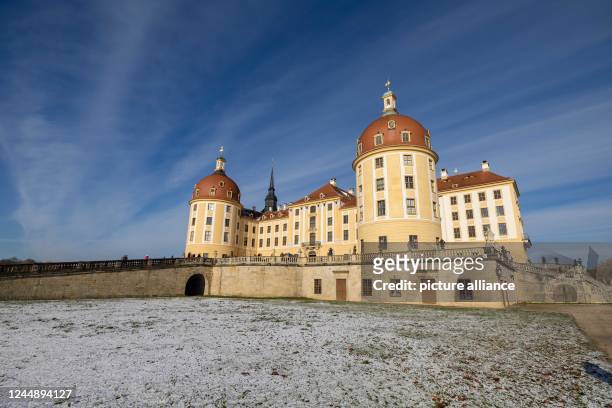 November 2022, Saxony, Moritzburg: Moritzburg Castle, taken at the opening of the traditional winter exhibition "Three Hazelnuts for Cinderella" on...