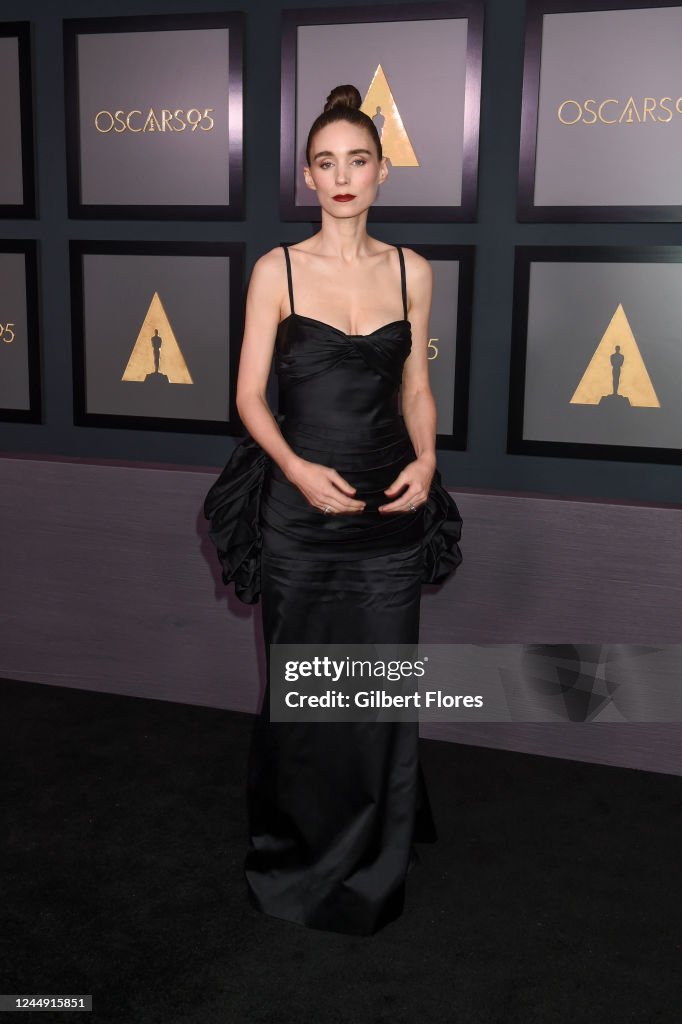 https://media.gettyimages.com/id/1244915851/photo/the-academys-13th-governors-awards-arrivals.jpg?s=1024x1024&w=gi&k=20&c=XAWamPGZMQW7Z4tPaBxOVTCos0-Nyg4XZrY0NFf3QMg=