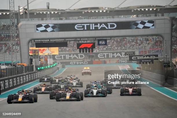 November 2022, United Arab Emirates, Abu Dhabi: Motorsport: Formula 1 World Championship, Abu Dhabi Grand Prix, Race Start: Max Verstappen from the...