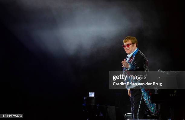November 20, 2022 - Elton John thanks the crowd on the last of 3-night stand to finish the American leg of his farewell tour at Dodger Stadium on...