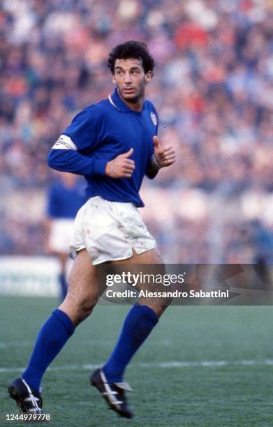 Gianluca Vialli of Italy looks on during the Friendly match between Italy and Algeria at Stadio Romeo Menti in Vicenza 1989, Italy.