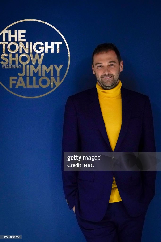 https://media.gettyimages.com/id/1245008766/photo/the-tonight-show-starring-jimmy-fallon-season-10.jpg?s=1024x1024&w=gi&k=20&c=Som8u5yjjB9i2GQ0yQOx--WTVhBB0MhWkNffwawcW_I=