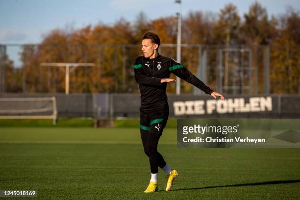 Hannes Wolf is seen during a rehab Training session of Borussia Moenchengladbach at Borussia-Park on November 18, 2022 in Moenchengladbach, Germany.