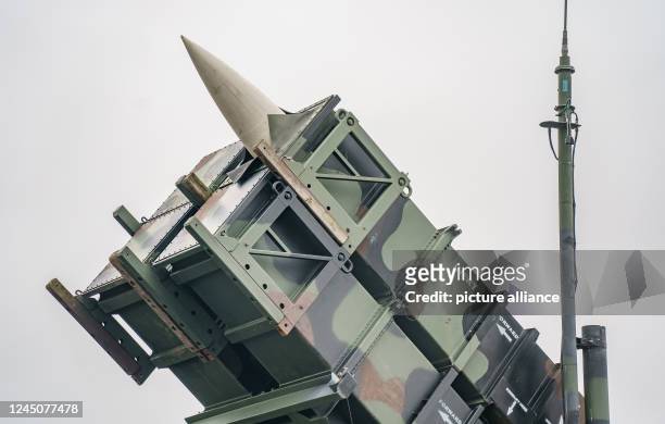 March 2022, Schleswig-Holstein, Schwesing: A combat-ready Patriot anti-aircraft missile system of the Bundeswehr's anti-aircraft missile squadron 1...