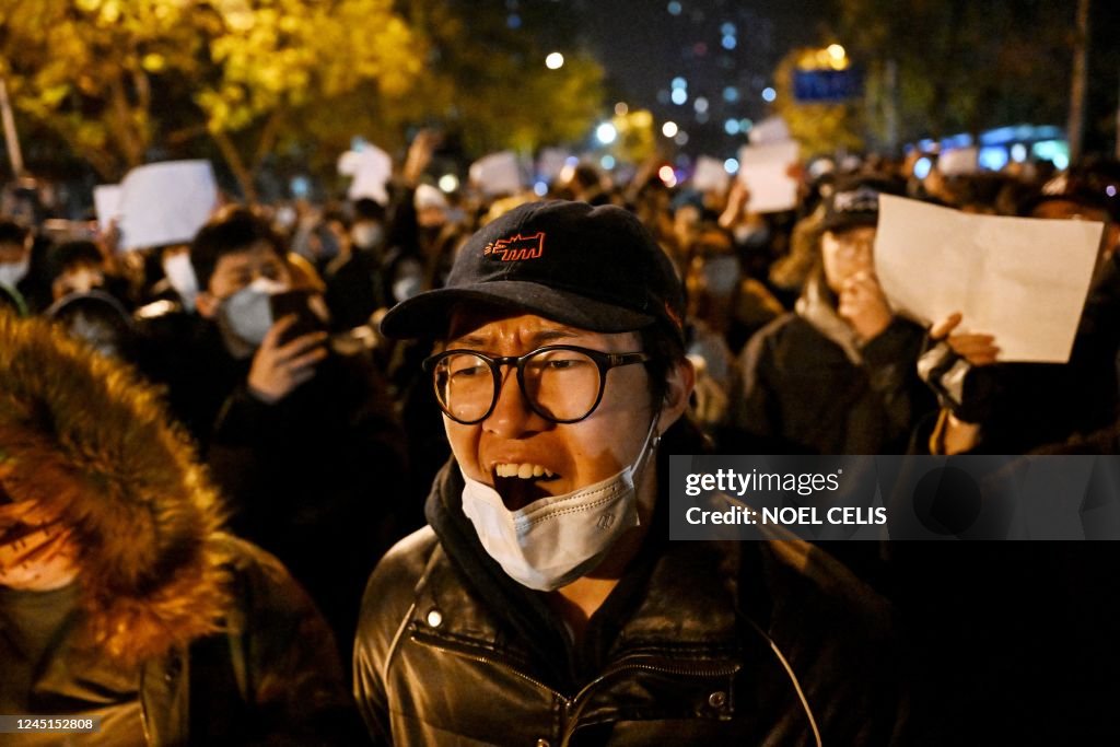 TOPSHOT-CHINA-HEALTH-VIRUS-PROTEST