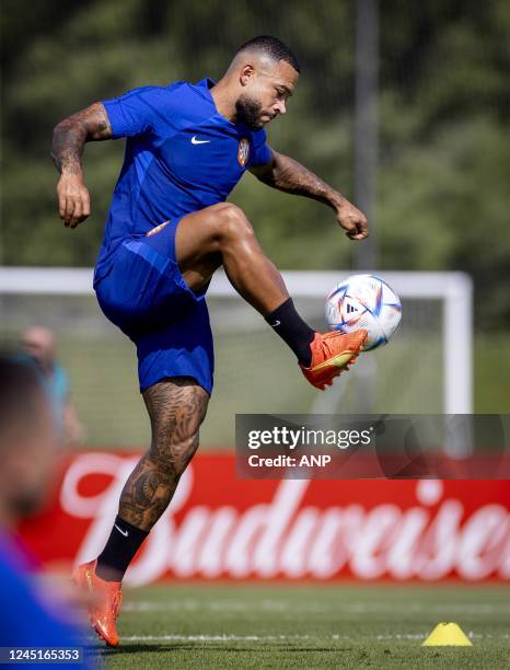 Memphis Depay of Holland during a training session of the Dutch national team at the Qatar University training complex on November 28, 2022 in Doha,...