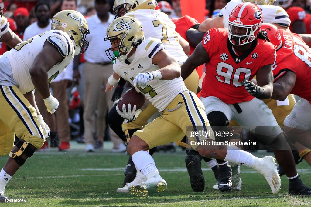 Georgia Tech R&b Georgia Tech Yellow Jackets running back Dontae Smith rushes during ...