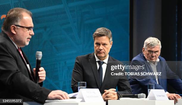 German Minister of Economics and Climate Protection Robert Habeck , the President of the Federation of German Industries Siegfried Russwurm and the...