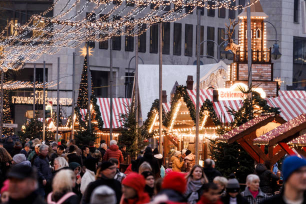 DEU: Retailers Hope For Strong Christmas Season Despite High Inflation