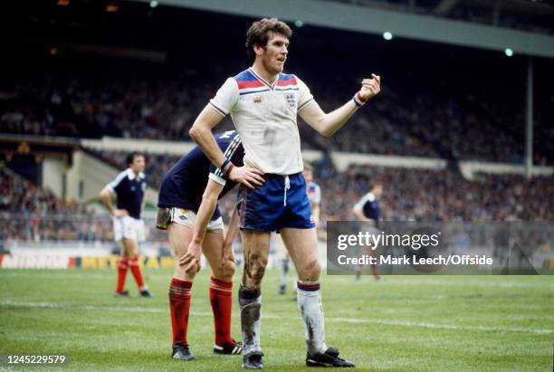 Peter Withe England Football Photos and Premium High Res Pictures ...