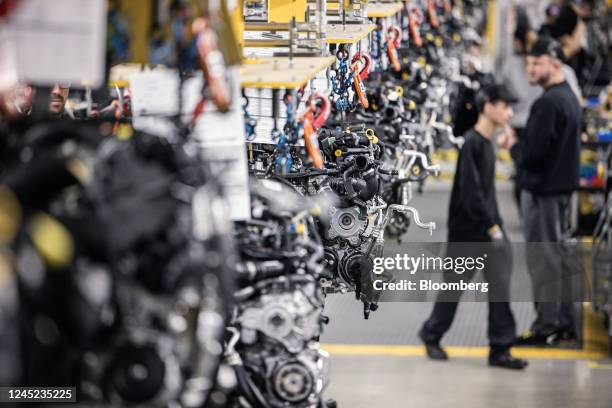 Land Rover Assembly Last Land Rover Defender To Be Produced Photos and Premium High Res ...