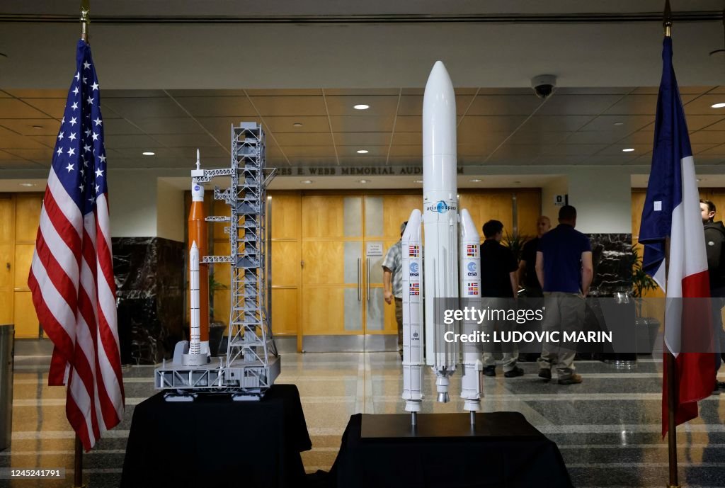 Tcb Nasa Rockets A model of NASA's Artemis rocket and an ESA-Ariane rocket are on ...