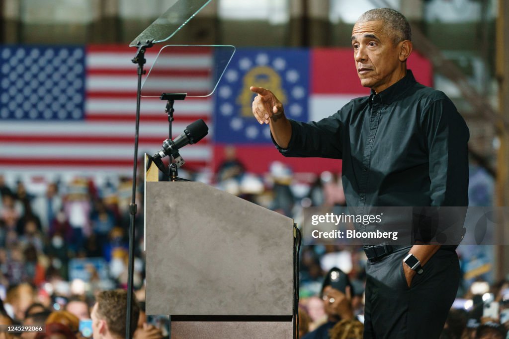 Prez Obama Rally Former US President Barack Obama speaks during a campaign rally for ...