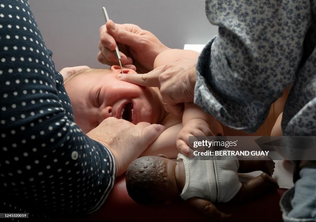 FRANCE-HEALTH-VIRUS-PEDIATRICS