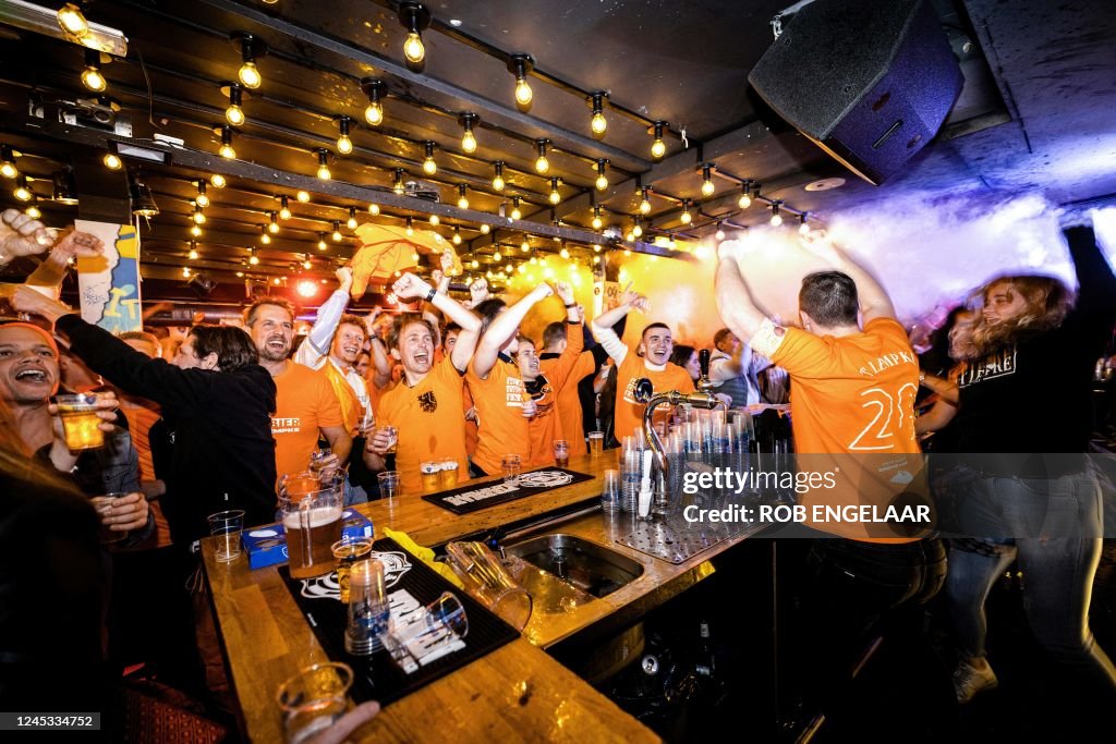 NETHERLANDS-FBL-WC-2022-NED-USA-FANS