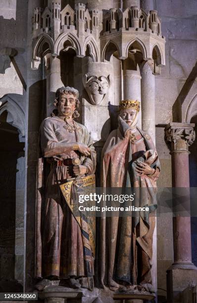 November 2022, Saxony-Anhalt, Naumburg: The famous donor figures of Uta and Ekkehard II in the west choir of the cathedral in Naumburg. The total of...