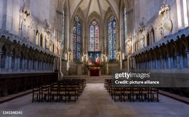 November 2022, Saxony-Anhalt, Naumburg: Images of St. Catherine and St. Barbara by Lucas Cranach the Elder can be seen on the altar of Mary in the...