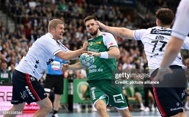 December 2022, Saxony, Leipzig: Handball: Bundesliga, SC DHfK Leipzig - SG Flensburg-Handewitt, Matchday 15, Arena Leipzig. Leipzig's Sime Ivic is...