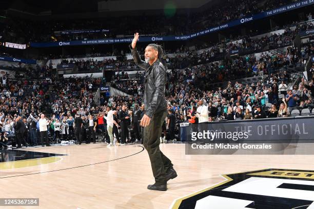 Legend, Tim Duncan addresses the crowd during the game between the Phoenix Suns and the San Antonio Spurs on December 4, 2022 at the AT&T Center in...