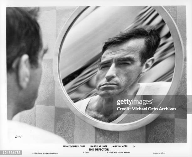 Montgomery Clift is brainwashed by the East German police who are trying to extract information from him by placing him in a most unusual hotel room...