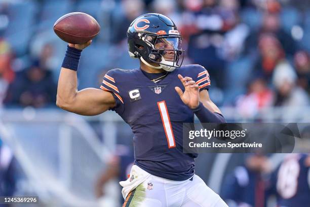 Chicago Bears quarterback Justin Fields throws the football in action during a game between the Green Bay Packers and the Chicago Bears on December...