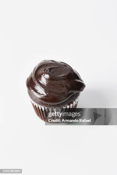 chocolate cupcake - cupcake stock pictures, royalty-free photos & images