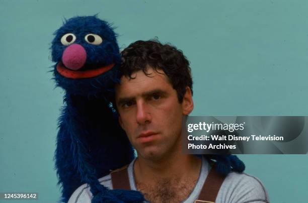 Los Angeles, CA Grover, Elliot Gould promotional photo for the ABC tv movie 'Out to Lunch' featuring the Muppets of 'Sesame Street'.