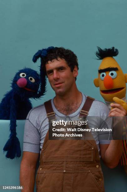 Los Angeles, CA Grover, Elliot Gould, Bert promotional photo for the ABC tv movie 'Out to Lunch' featuring the Muppets of 'Sesame Street'.