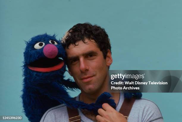 Los Angeles, CA Grover, Elliot Gould promotional photo for the ABC tv movie 'Out to Lunch' featuring the Muppets of 'Sesame Street'.