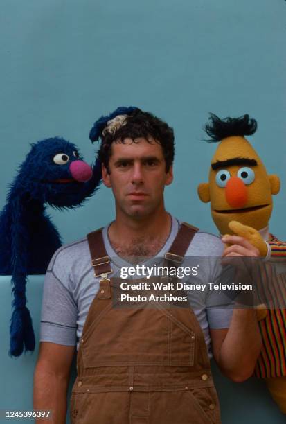 Los Angeles, CA Grover, Elliot Gould, Bert promotional photo for the ABC tv movie 'Out to Lunch' featuring the Muppets of 'Sesame Street'.