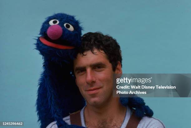 Los Angeles, CA Grover, Elliot Gould promotional photo for the ABC tv movie 'Out to Lunch' featuring the Muppets of 'Sesame Street'.