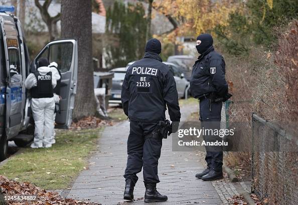 Germany arrests far-right suspects, ex-soldiers over coup plot Germany arrests far-right suspects, ex-soldiers over coup plot