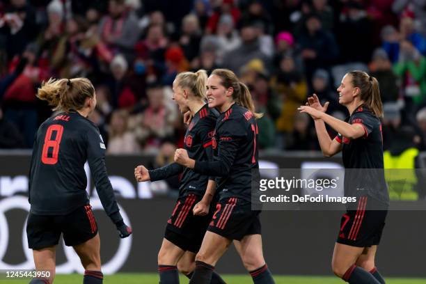 Lea Schueller of FC Bayern München celebrates after scoring his team's third goal with teammates during the UEFA Women's Champions League group D...