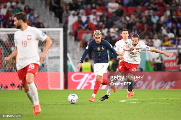 Grzegorz KRYCHOWIAK - 07 Antoine GRIEZMANN during the FIFA World Cup 2022, Round of 16 match between France and Poland at Al Thumama Stadium on...