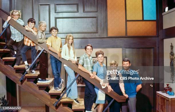 The Brady Bunch. 1969. From the top of the stairs down, Susan Olsen ; Mike Lookinland ; Eve Plumb ; Christopher Knight ; Maureen McCormick ; Barry...