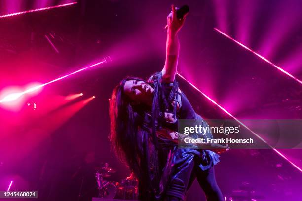 Singer Amy Lee of Evanescence performs live on stage during a concert at the Velodrom on December 8, 2022 in Berlin, Germany.