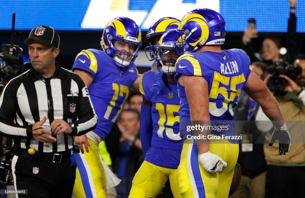 Id Center Rasm Rams quarterback Baker Mayfield celebrates Los Angeles Rams wide ...