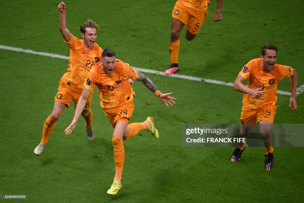 TOPSHOT-FBL-WC-2022-MATCH57-NED-ARG