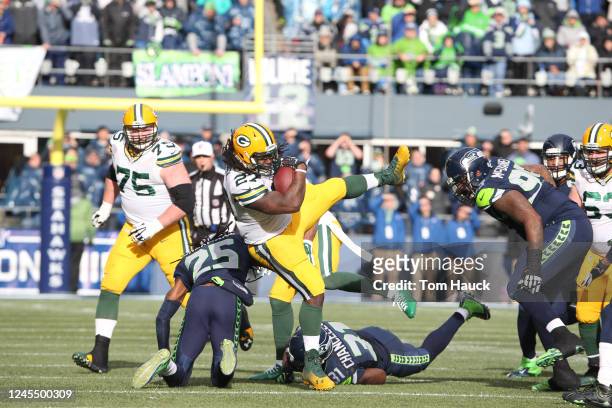 Green Bay Packers running back Eddie Lacy runs with the ball at the 2015 NFC Championship game between the Seattle Seahawks against the Green Bay...
