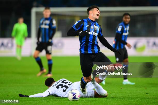 Christopher Lenz of Eintracht Frankfurt and Ruslan Malinovskyi of Atalanta Bergamo battle for the ball during Atalanta Bergamo-Eintracht Frankfurt,...