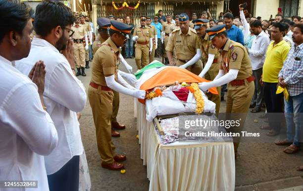 Noted Padma Shri awardee and veteran Lavani singer Sulochana Chavan who breathed her last at the age of 92, being cremated with full state honours,...