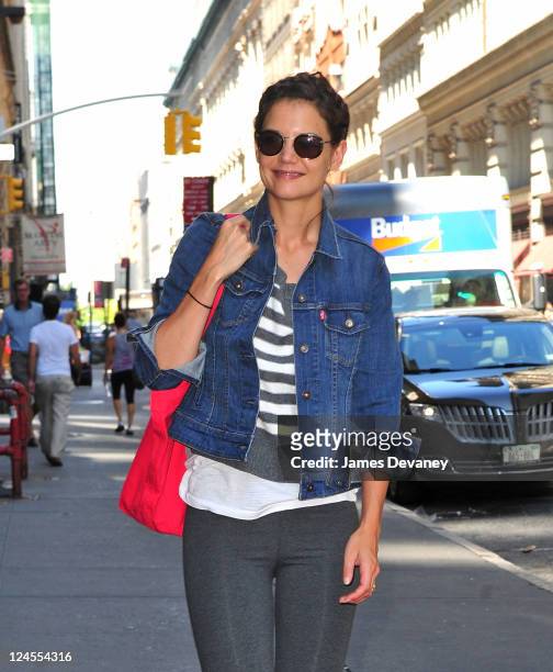 Katie Holmes arrives to Soul Cycle on September 9, 2011 in New York City.