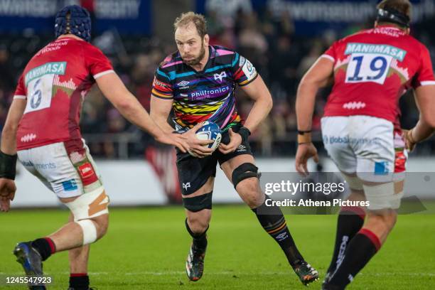 Alun Wyn Jones of Ospreys attacks during the Pool A Heineken Champions Cup match between Ospreys and Leicester Tigers at the Swansea.com Stadium on...