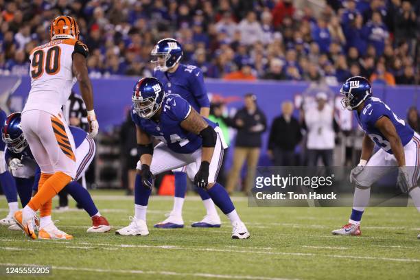 New York Giants offensive tackle Ereck Flowers watches the defense in action during an NFL game between the New York Giants and the Cincinnati...