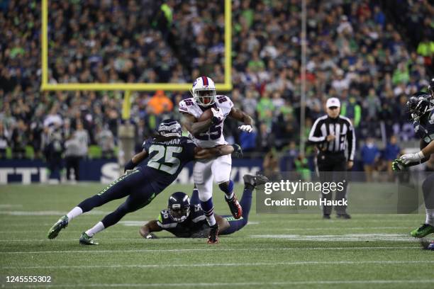 Buffalo Bills running back LeSean McCoy runs wit the ball in action during an NFL game between the Seattle Seahawks and the Buffalo Bills, Monday,...