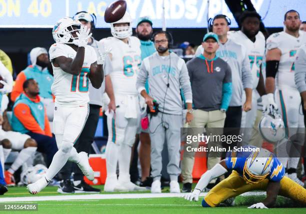 Los Angeles, CA Miami Dolphins wide receiver Tyreek Hill catches a pass for a touchdown over Chargers cornerback Michael Davis during the second half...