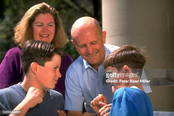 Portrait of referee and judge Mills Lane posing with his wife Kay and sons Terry and Tommy at their home. Reno, NV 7/18/1997 CREDIT: Peter Read Miller