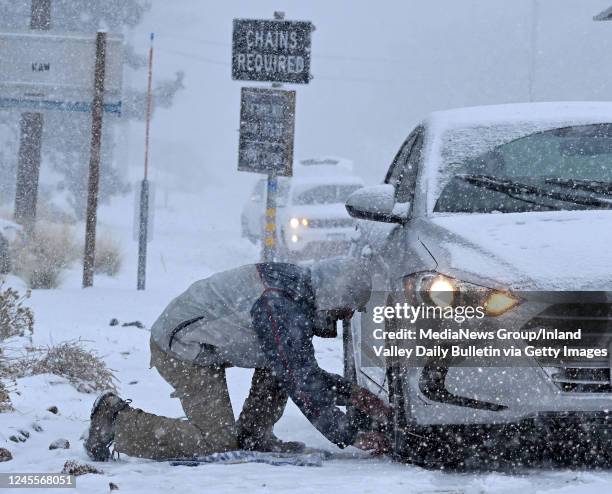 Snow Fall Hard A Heavy Fall Of Snow Photos and Premium High Res Pictures - Getty Images